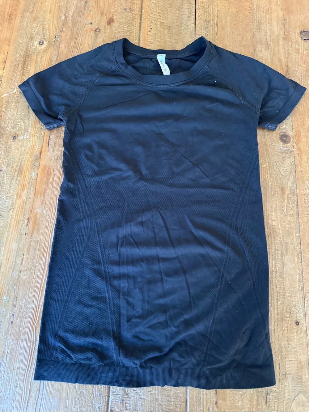 Athleta Zephyr V-neck tee- Size XXS